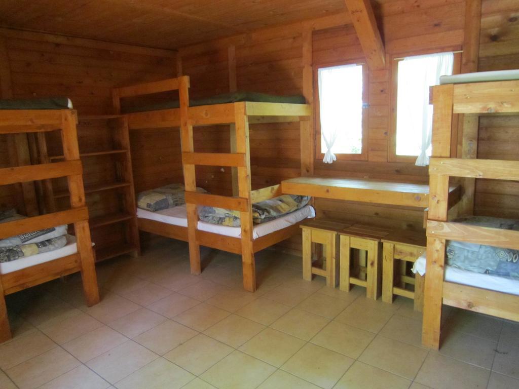 Hotel Nyirfaliget Lovaskemping Es Turistahaz Nyíregyháza Pokoj fotografie